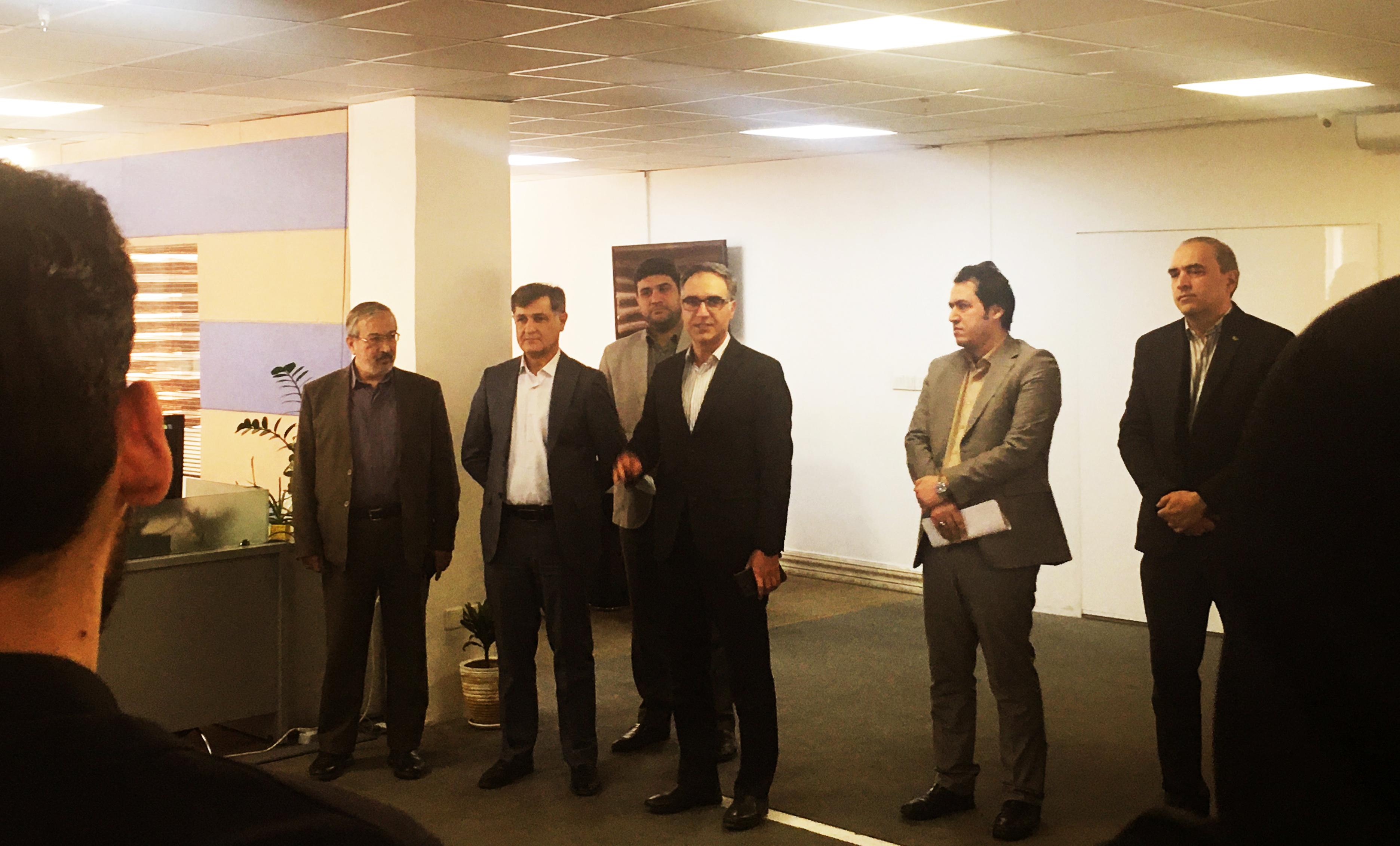 تجلیل مدیرعامل سیمرغ از کارکنان برتر مرکز تماس بیمه ایران